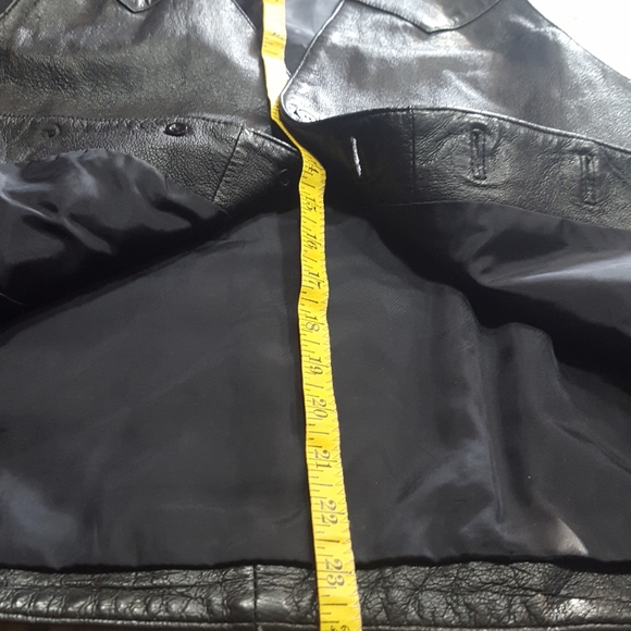 Vichen Black leather Vest 24" length - large - Picture 2 of 8